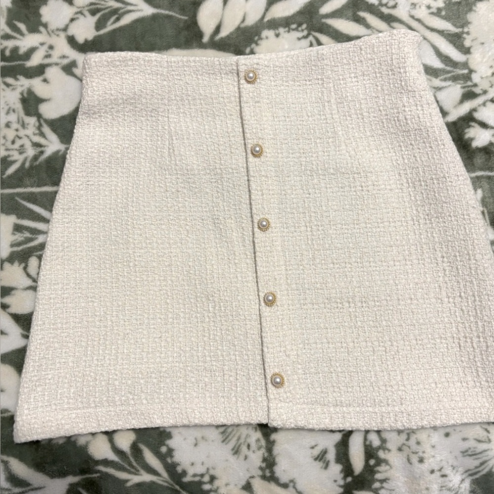 NWOT Woven White Skirt
